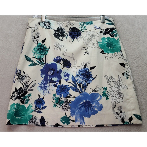 LOFT Dresses & Skirts - LOFT Mini Skirt Womens Size 6 White Blue Floral Lined Cotton Flat Front Back Zip